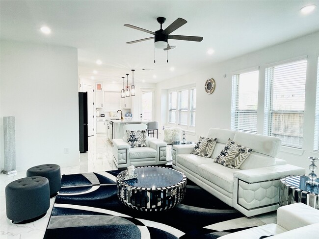 Building Photo - 27039 Flower Isle Ln
