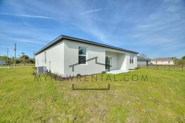 Building Photo - Deposit-Free! Modern, energy efficient hom...