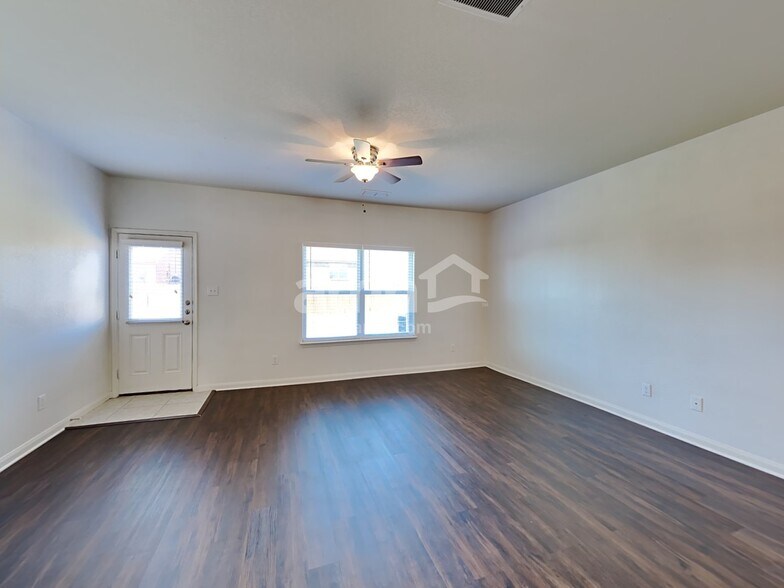 Building Photo - 8920 Blackhaw St