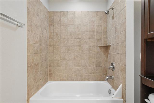 Building Photo - 2220 Sandshell St