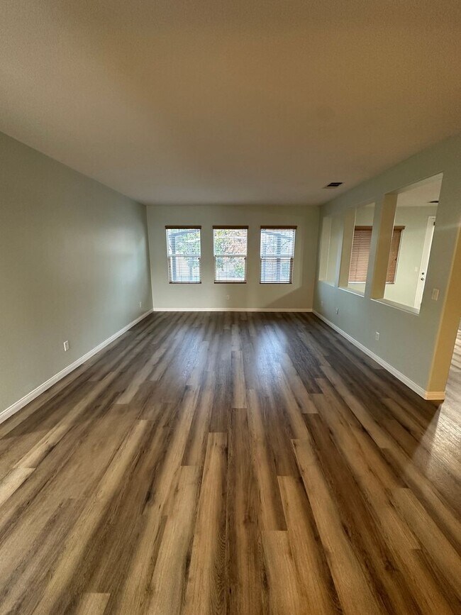Building Photo - Charming 4-Bedroom Home for Rent in Gated Community