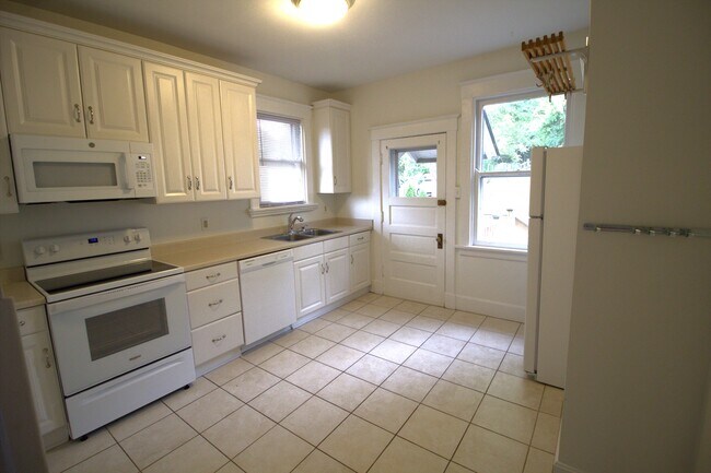 Building Photo - 7831 Camargo Rd