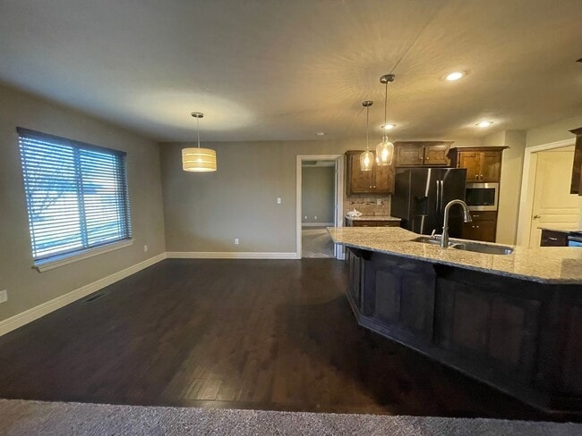 Building Photo - Beautiful 4BD in Battlefield, MO