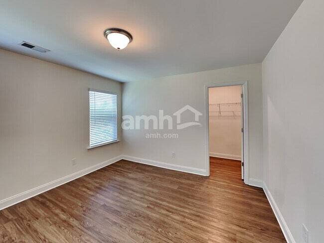 Building Photo - 1327 Weatherbrook Cir