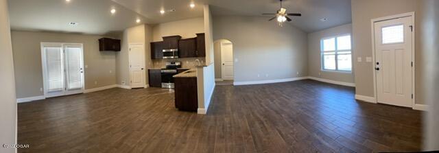 Building Photo - 2104 S Greystone Square