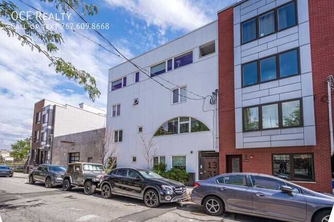 Building Photo - 1331 N Randolph St