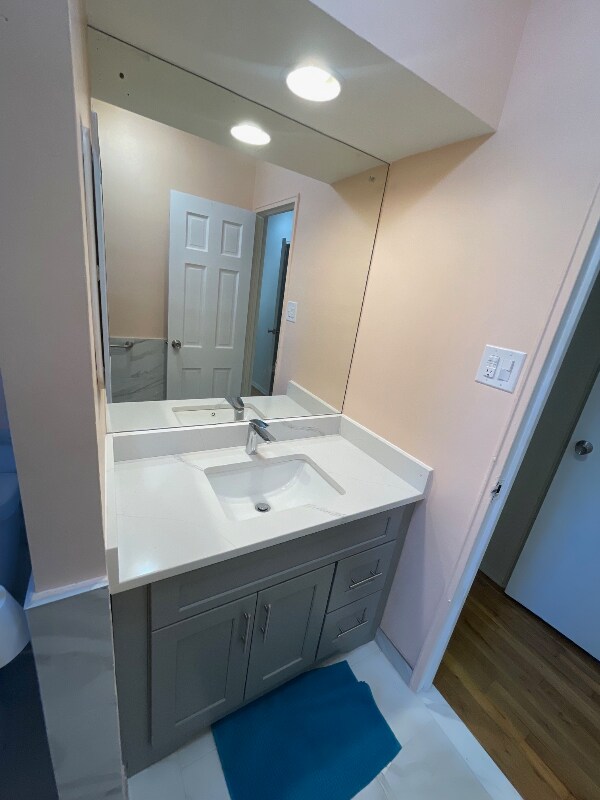 Building Photo - 72 Paerdegat 2nd St