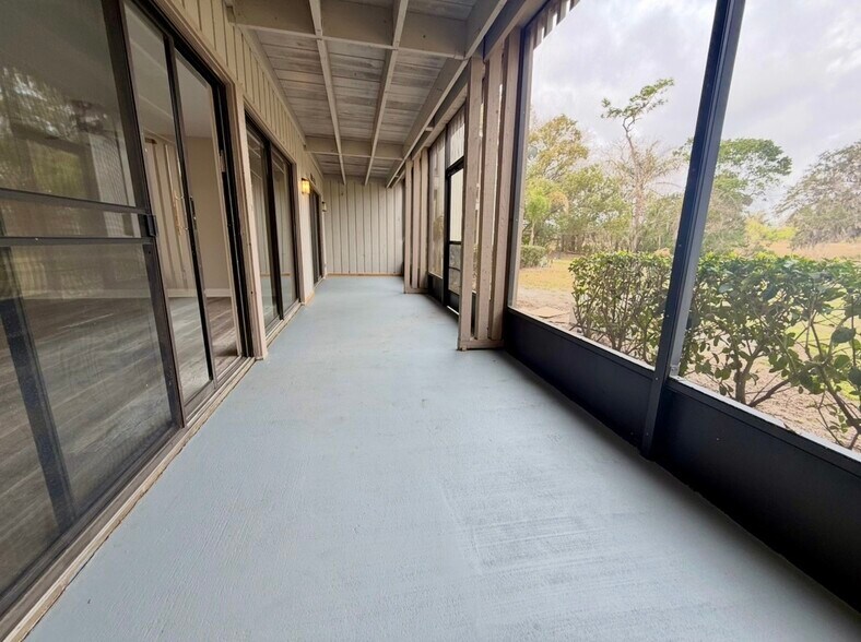 Screened-in Patio - 2252 Burnway Rd