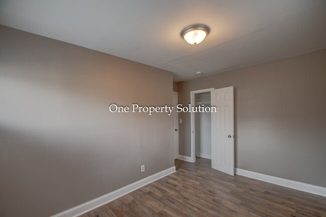Building Photo - 4306 Louisiana Pl