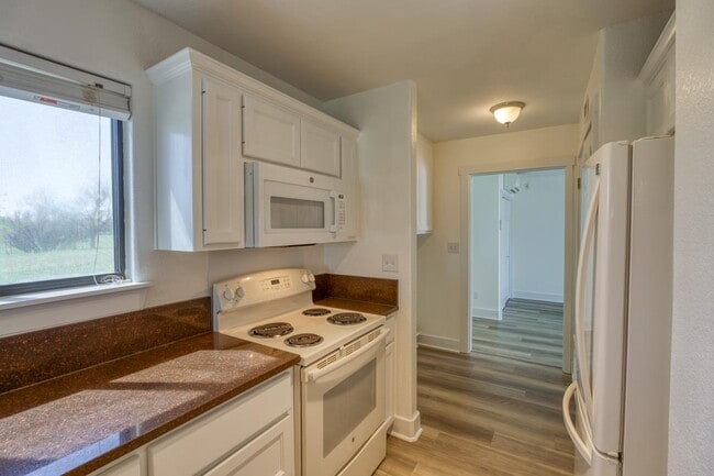 Building Photo - 758 Sandy Mountain Dr