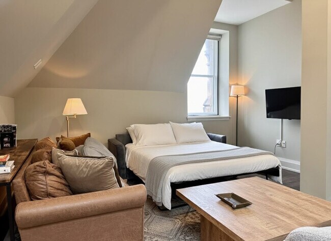 Building Photo - 225 E Michigan St