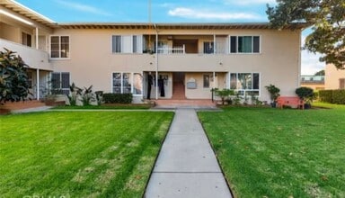 Building Photo - Lovely 2 Bedroom & 1 Bathroom