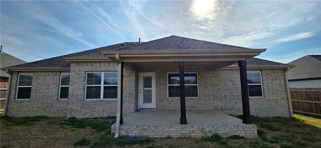 Building Photo - 995 Jameson St