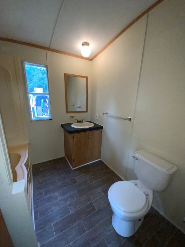 Building Photo - 19 Roberts Rd