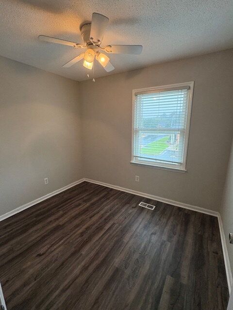 Building Photo - 2700 Thackery Rd