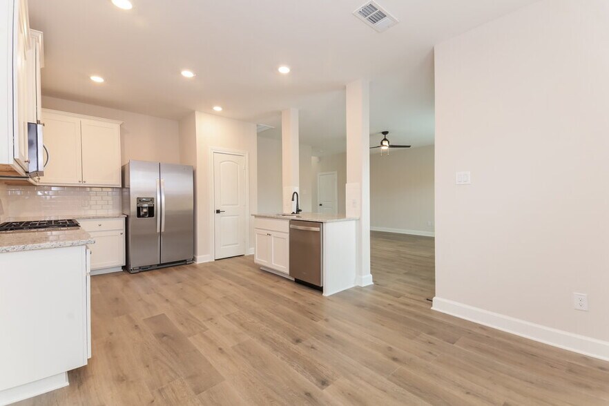 Building Photo - 1200 Princeton Hts Blvd