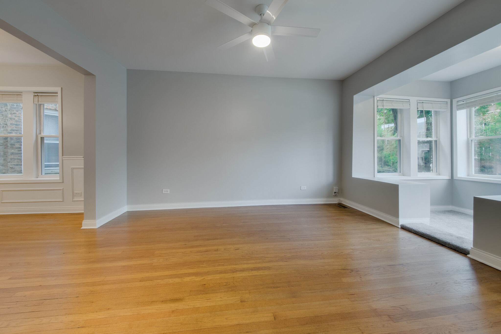 Building Photo - 5039 W Cullom Ave