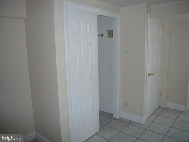 Building Photo - 335 Marshall St