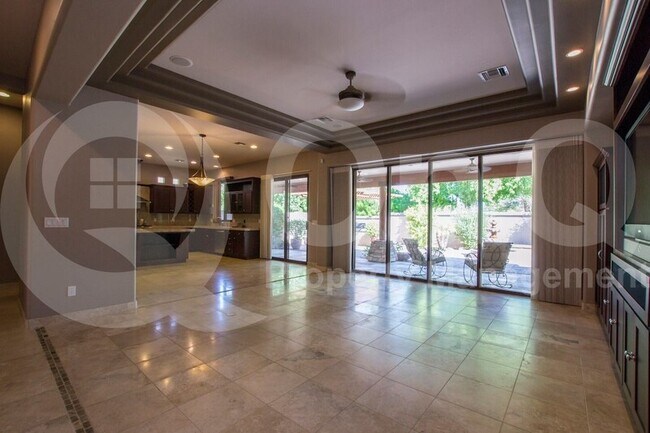 Building Photo - 1326 E Catamaran Dr