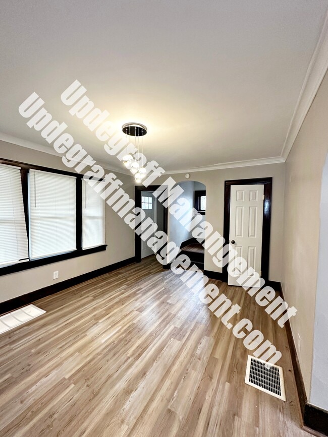 Building Photo - 174 Milton St