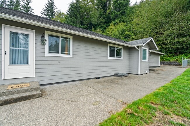 Building Photo - 502 E Ferndale Ave