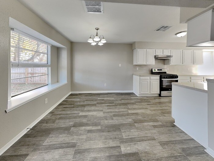 Building Photo - 2307 Romayor Ct