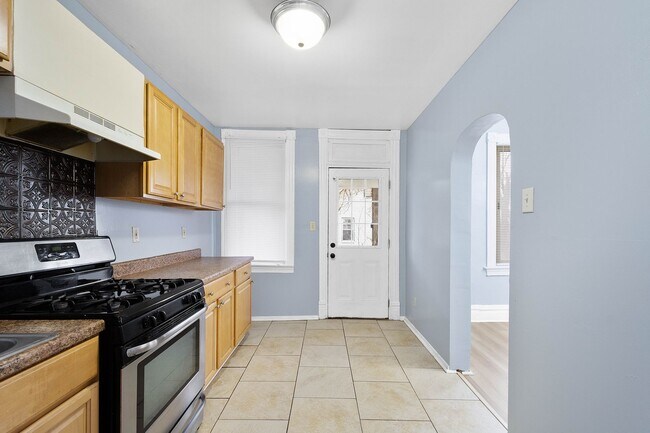 Building Photo - Stunning 2 bedroom home in Homestead available September 1!