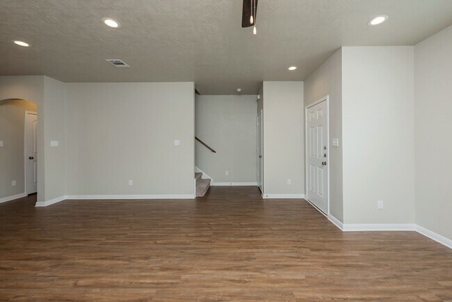 Building Photo - Live, love, and grow in this charming townhome!