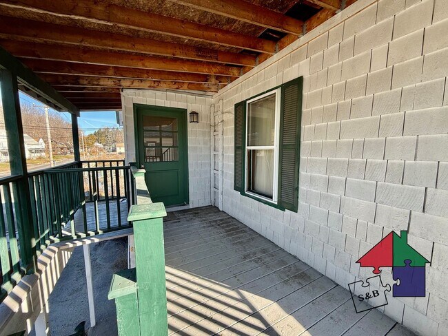 Building Photo - 63 Brook St