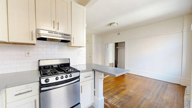 Building Photo - 420 Ellis St