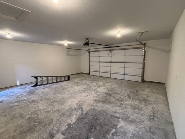 Building Photo - Stunning New Build in Central Manhattan! Available NOW!