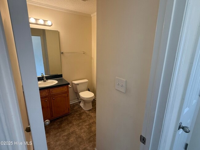 Building Photo - 4033 Cobblestone Dr