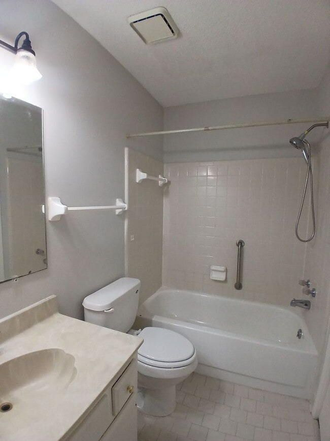 Building Photo - Freshly Transformed 3 bedroom home - Open To Section 8