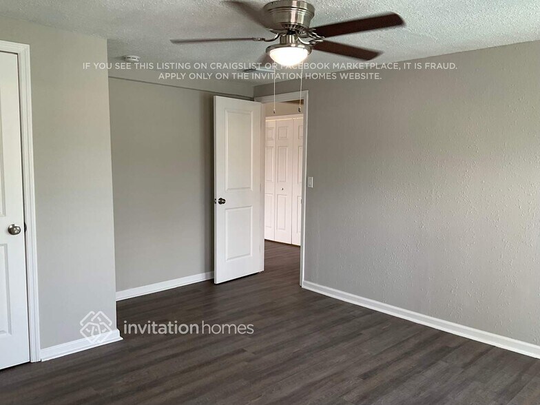Building Photo - 5603 Santa Monica Dr