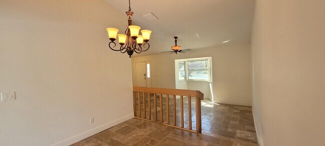 Building Photo - 524 Indigo Ave