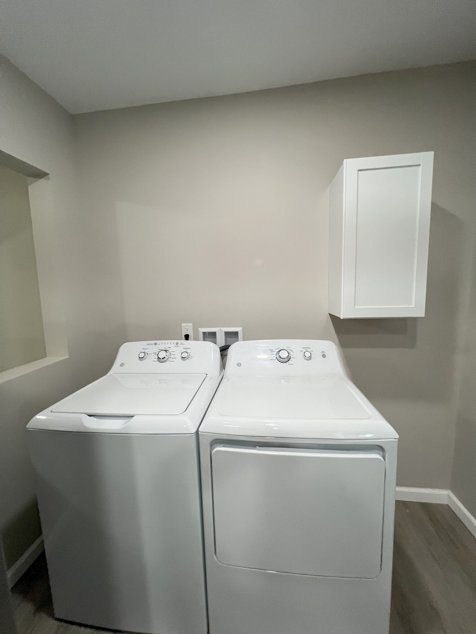 Washer/ Dryer In Unit 1st Floor - 706 W State St