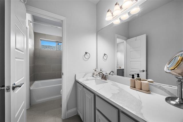 Building Photo - 16921 Eastbrook Dr