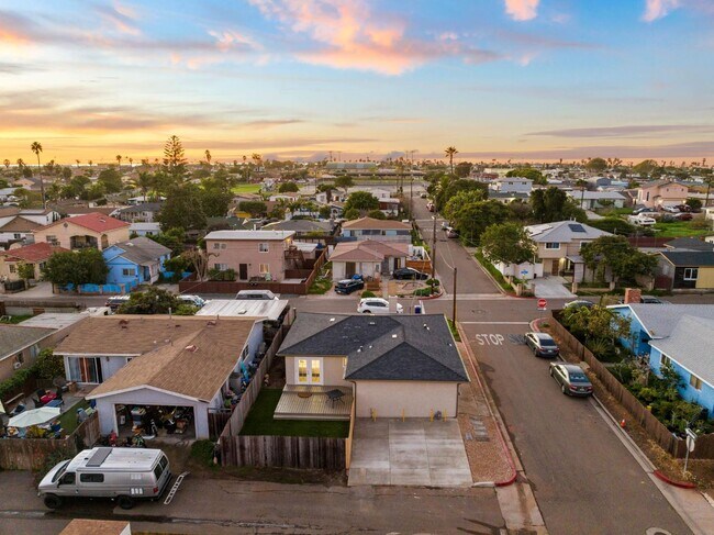 Building Photo - 765 Elkwood Ave