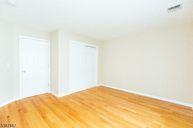 Building Photo - 127 Forest Dr