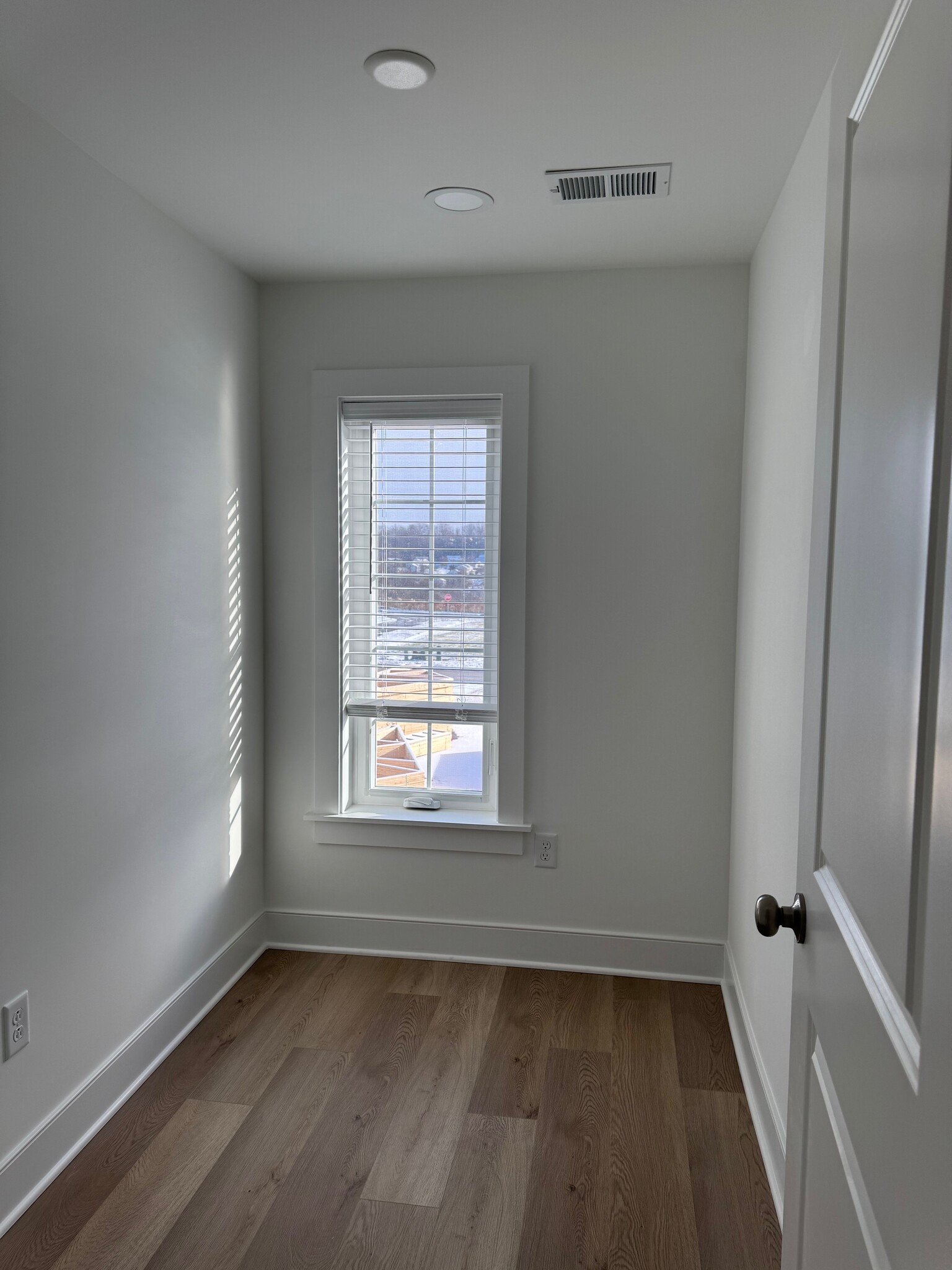 Den on first floor. Plenty of space for your desk and privacy. - 119 Founders St