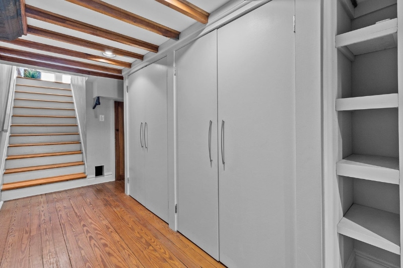 Building Photo - 323 W Main St