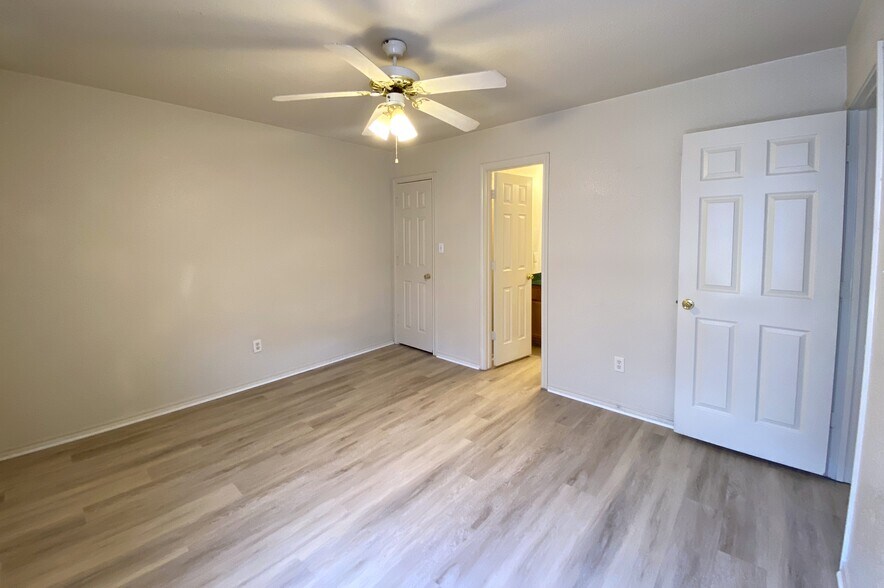 Building Photo - 2801 Cantabrian Dr