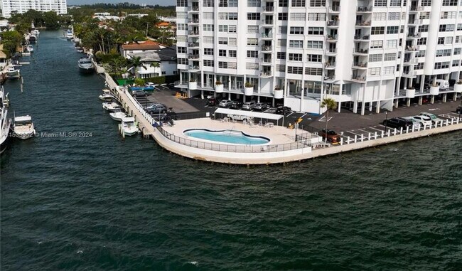 Building Photo - 11930 N Bayshore Dr