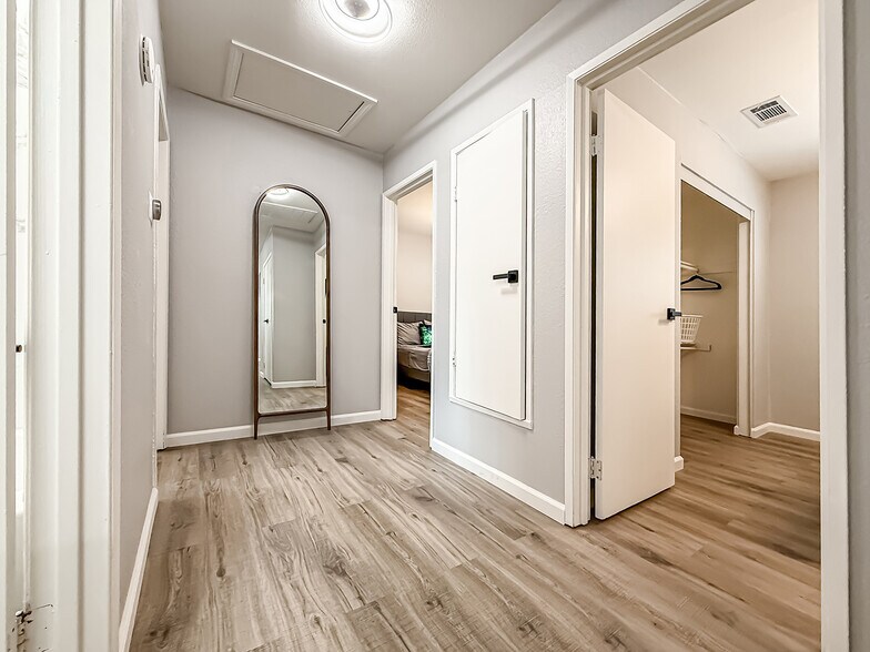 Building Photo - 717 Watson Ave