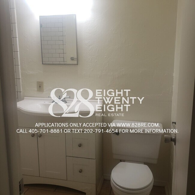 Building Photo - COMING SOON MID-FEBRUARY 2026! 4 bed/1 Bath House with an Awesome Backyard!