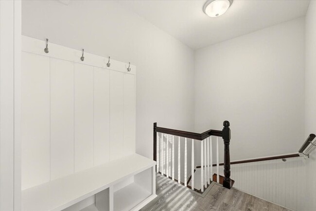 Building Photo - 22 Lewis St