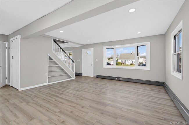 Building Photo - 28 Candle Ln