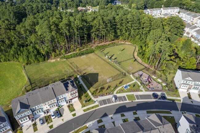 Building Photo - 1136 Commack Dr