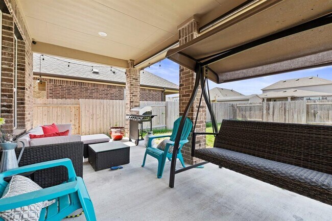 Building Photo - 1601 Sonny Dr