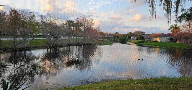 Building Photo - 1488 Fairway Cir